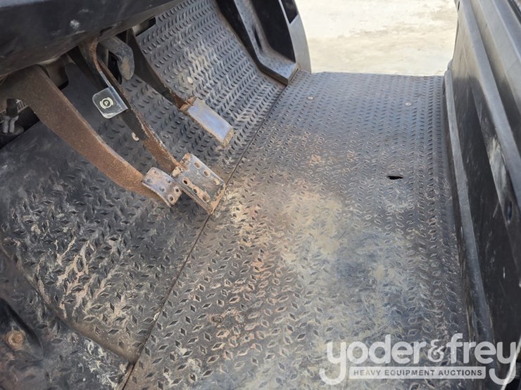 2018-club-car-carryall-1700-image-29