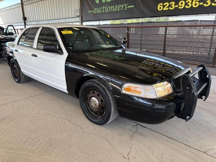 2008-ford-crown-victoria-sdn-image-2