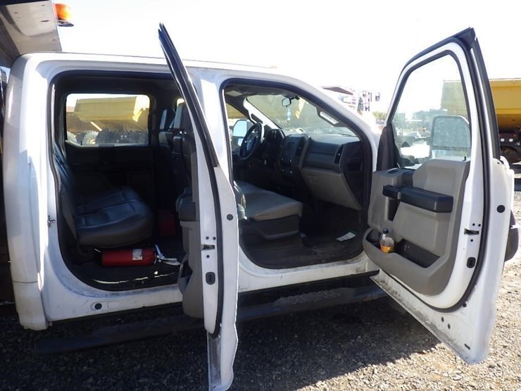 2018-ford-f550-image-16