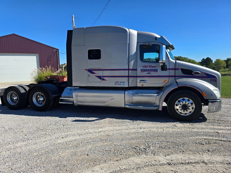2015-peterbilt-579-image-30