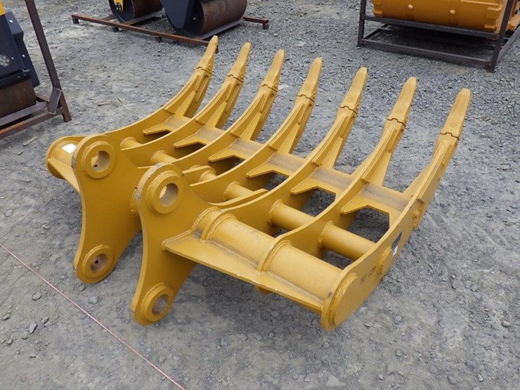 caterpillar-320-image-3