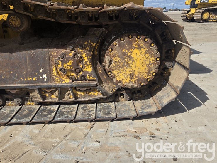 2018-komatsu-d61pxi-24-image-14