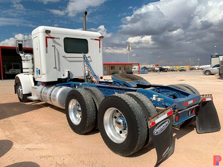 2013-peterbilt-367-image-2