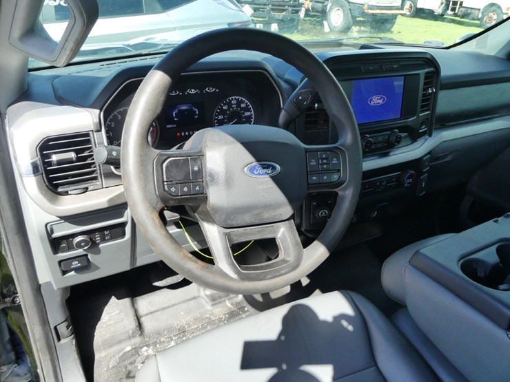 2021-ford-f150-xl-image-10