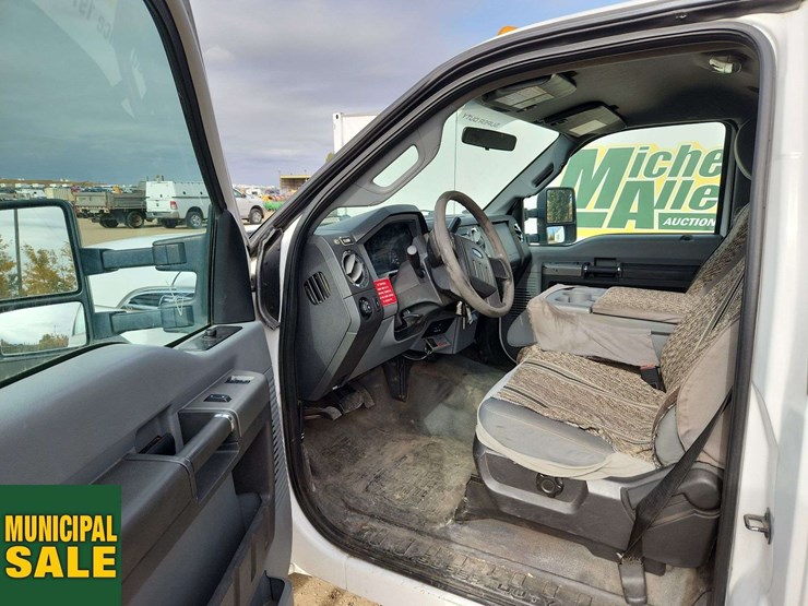 2012-ford-f550-image-10