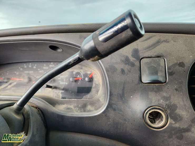2006-ford-cargo-image-14