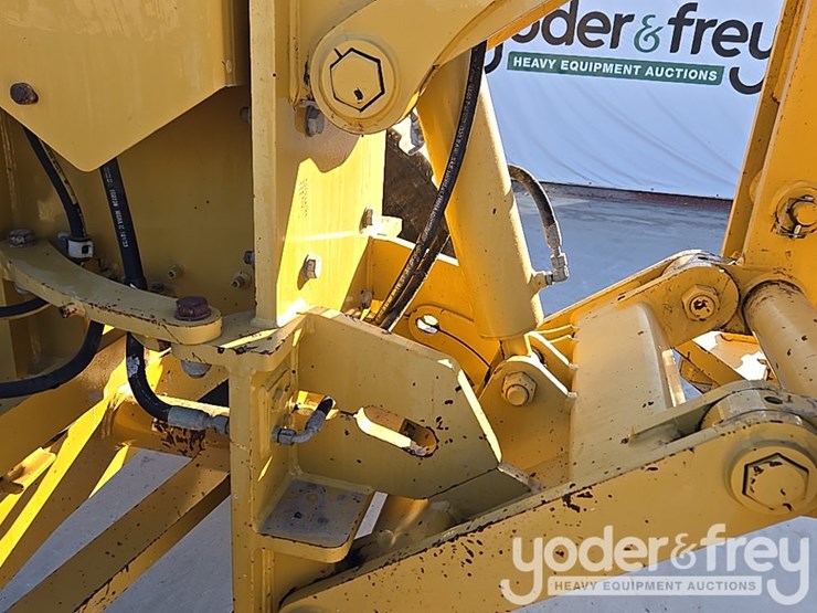 2016-caterpillar-140m3-image-14