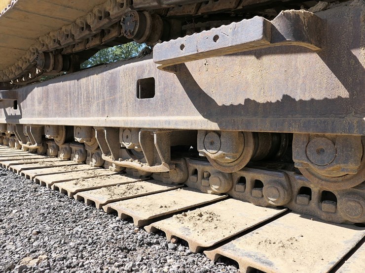 2011-caterpillar-320d-image-19