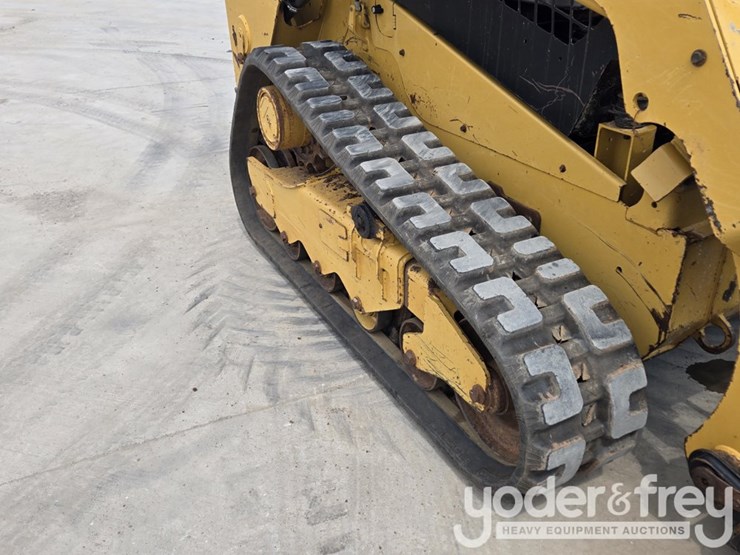 2016-caterpillar-259d-image-20