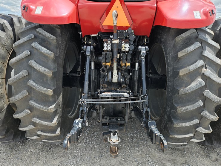 2011-case-ih-magnum-210-image-10