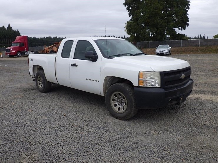 2008-chevrolet-silverado-image-2