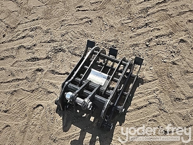 unused-ir-wood-grabber-to-suit-mini-excavator-image-5