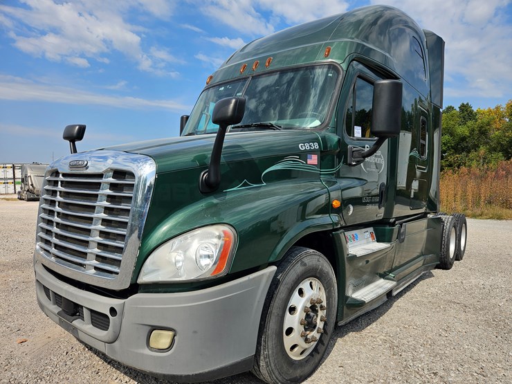 2017-freightliner-cascadia-125-image-1