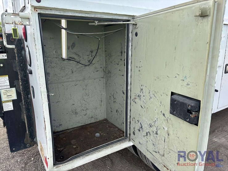 2016-ford-f550-image-27