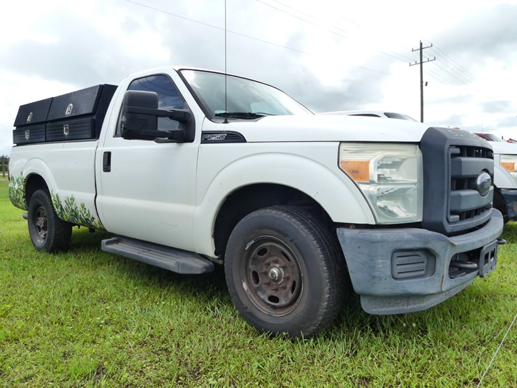 2015-ford-f250-xl-image-2