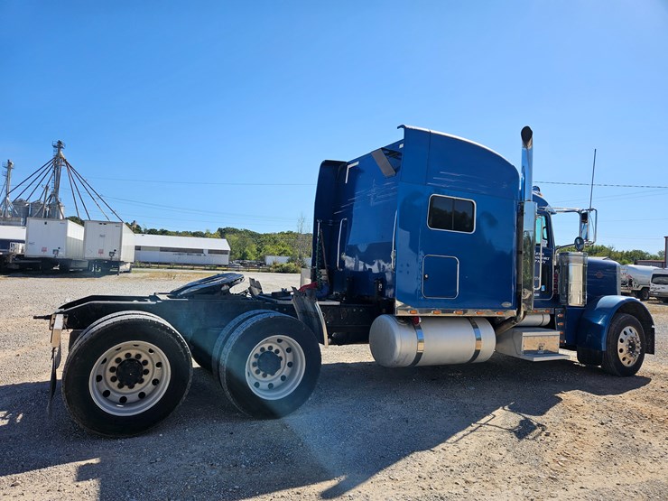 2007-peterbilt-379-image-15