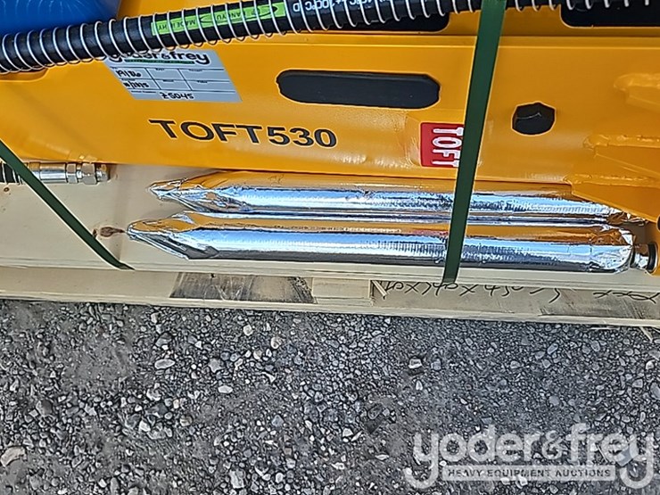 2025-caterpillar-304-image-11