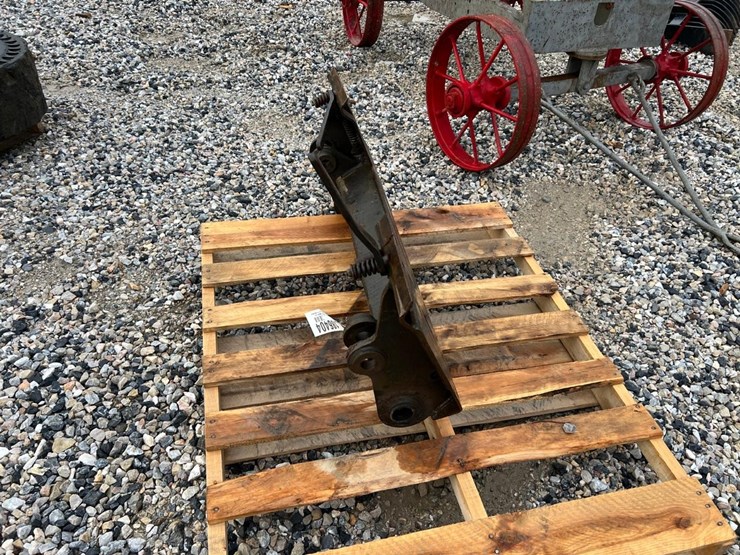 bobcat-skid-steer-quick-attach-plate-image-6
