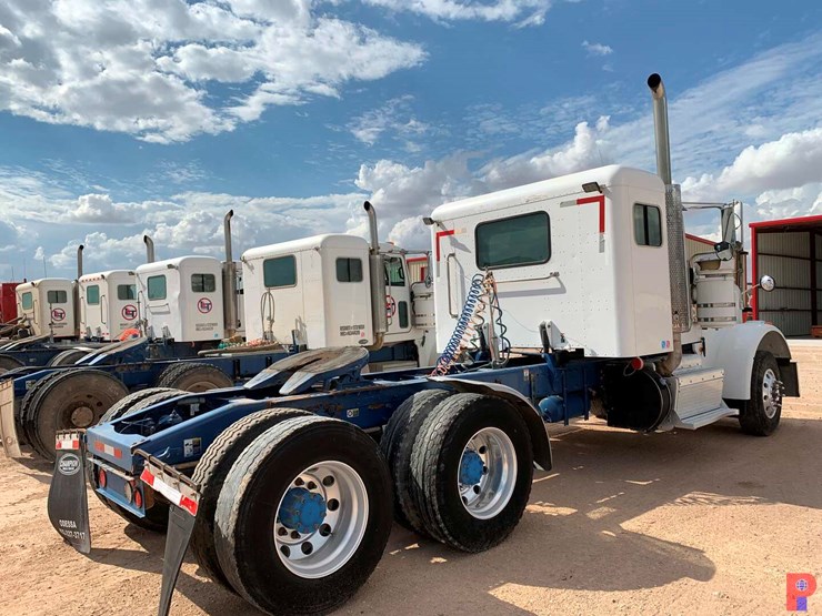2013-peterbilt-367-image-3