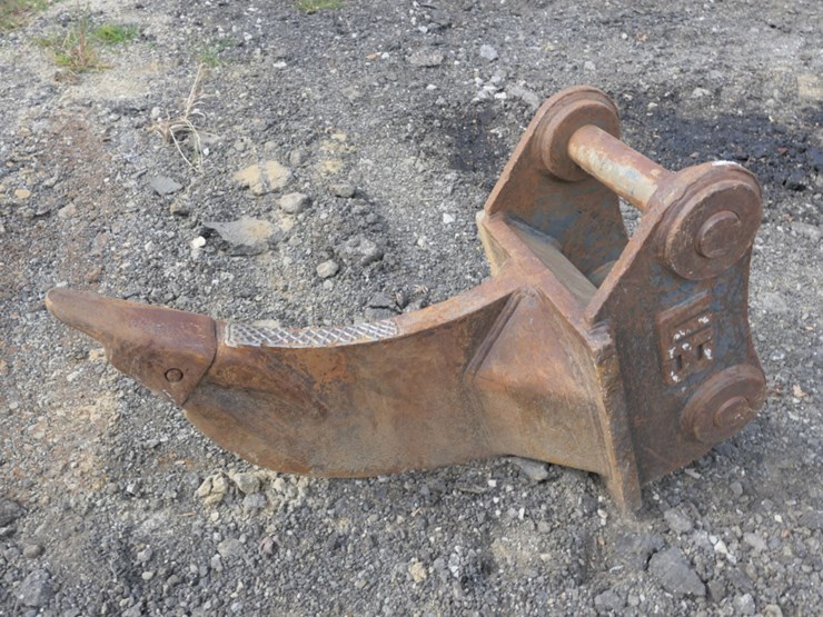 caterpillar-320d-image-1