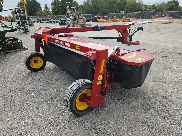 2021-new-holland-210m-image-5