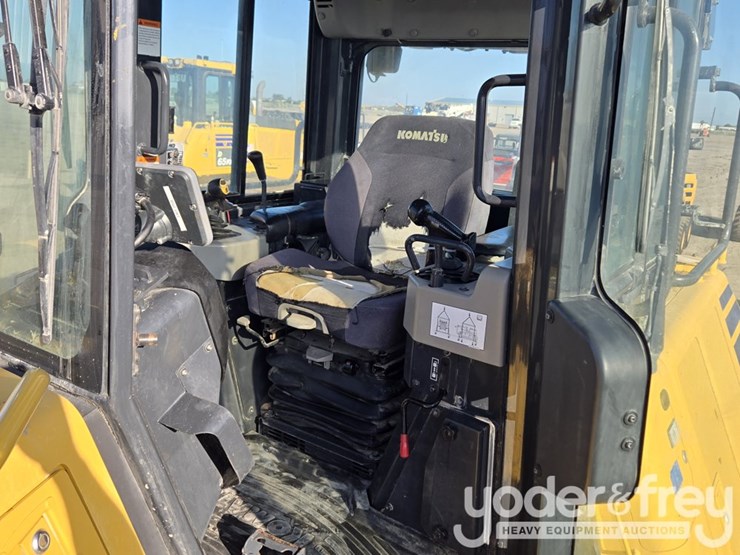 2020-komatsu-d61pxi-24-image-40