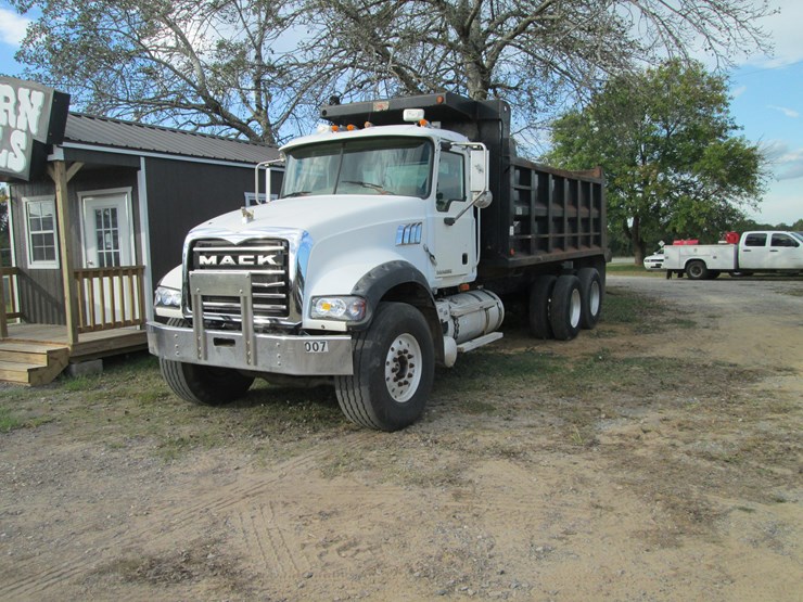 #100-•-2008-mack-granite-t/a-single-cab-dump-truck-1m2ax04c68m003392-inv-#-5197-image-1