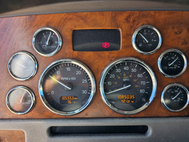 2007-peterbilt-379-image-57