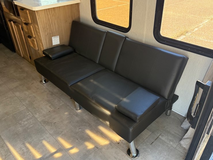 #6895-•-2024-forrest-river-timberwolf-mini-loft-camper-image-16