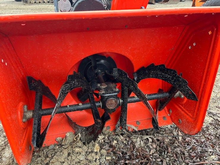 ariens-24"-walk-behind-snow-blower-image-10