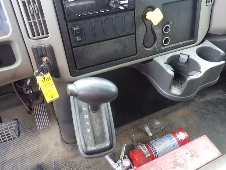 2015-international-durastar-4300-image-25
