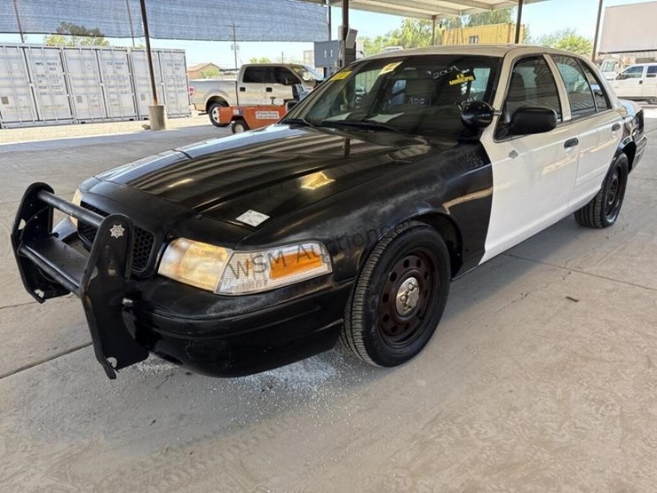 2009-ford-crown-victoria-sdn-image-4