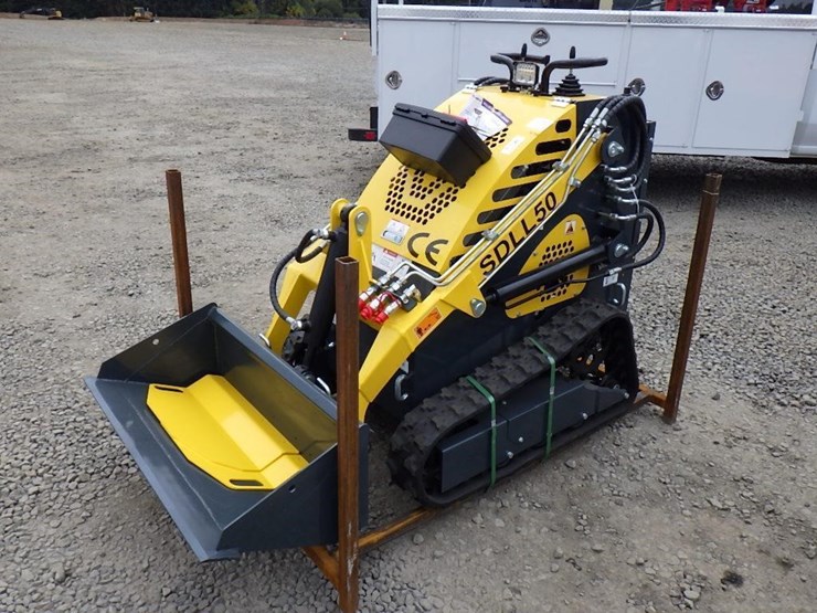 2025-sdlanch-sdll50-skid-steer-tracked-loader-image-1