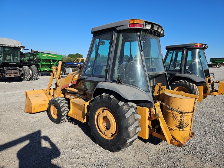 2007-case-570m-xt-image-15