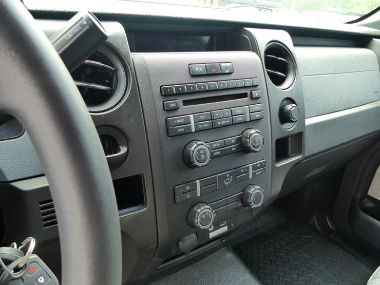 2014-ford-f150-xl-image-13