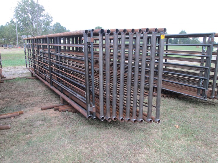 #65-•-(9)-freestanding-panels-&-(1)-gate-inv-#-29806-image-2