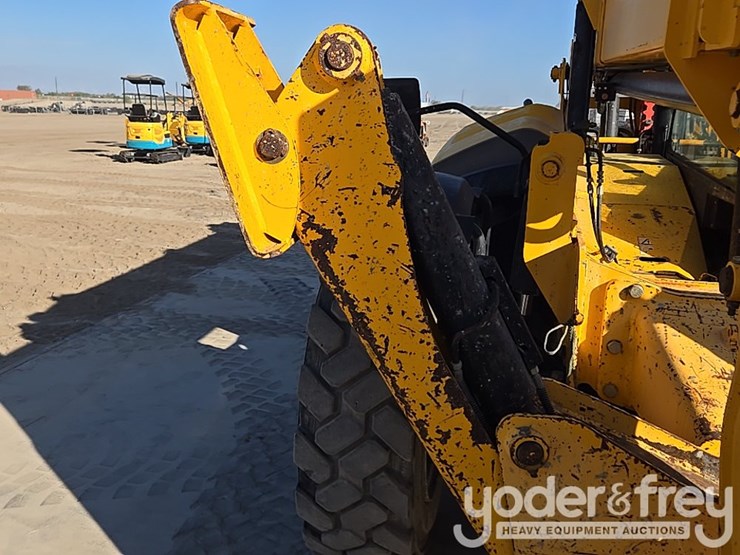 2016-jcb-510-56-image-16