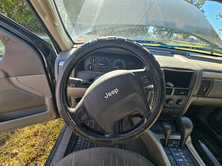 2002-jeep-grand-cherokee-image-37
