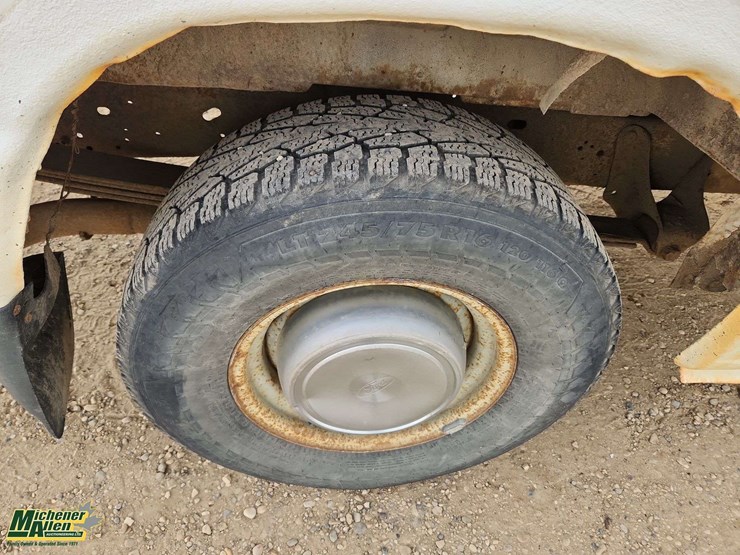 2006-ford-cargo-image-28
