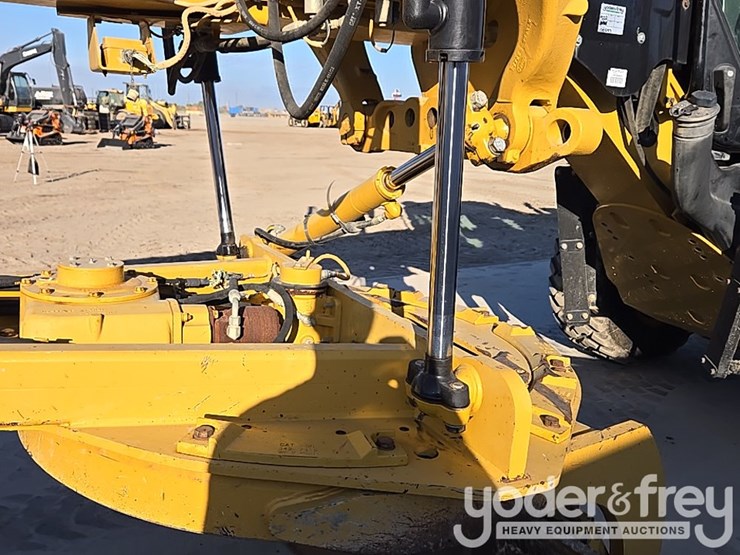 2016-caterpillar-140m3-image-26