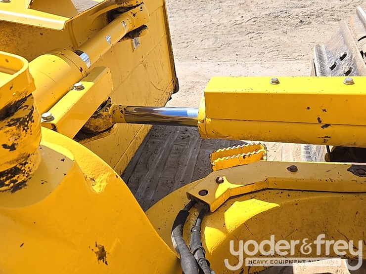 2022-komatsu-d71pxi-24-image-31