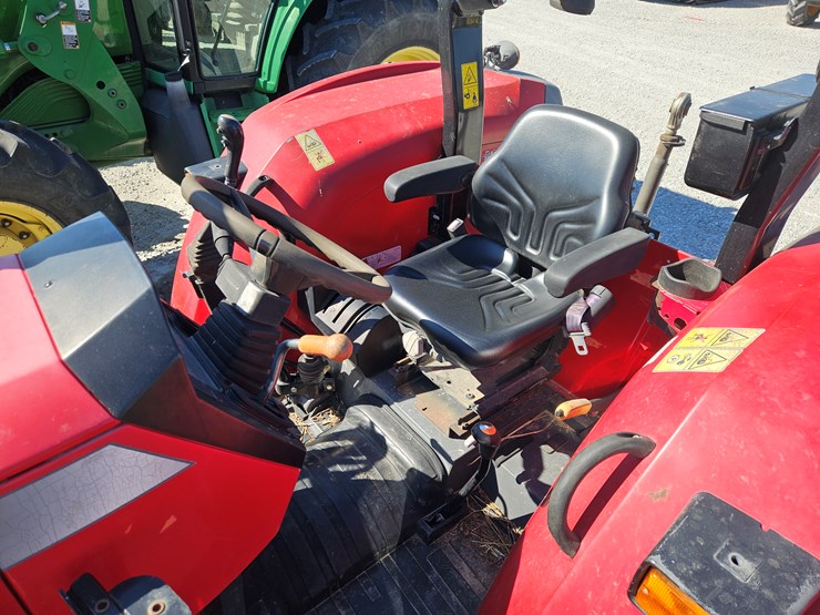 2015-massey-ferguson-4709-image-13