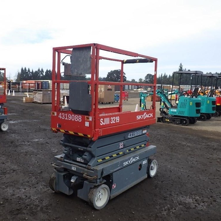 2013 SKYJACK SJIII3219