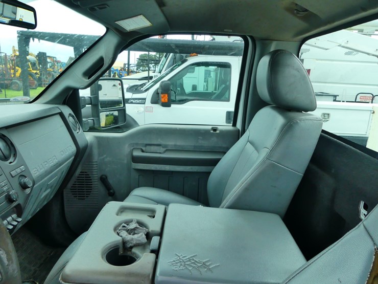 2016-ford-f350-xl-image-12