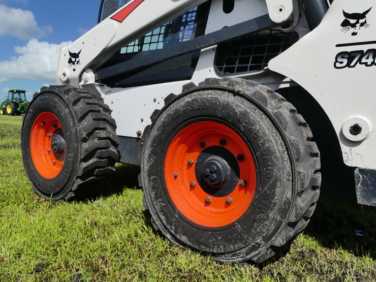 2021-bobcat-s740-image-8