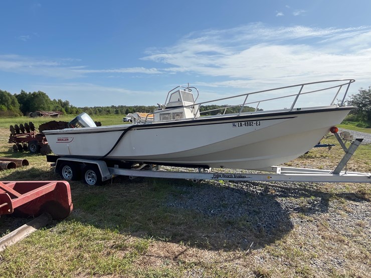 #142-•-boston-whaler-25ft-center-console-boat-with-yamaha-vx-250-engine-image-4