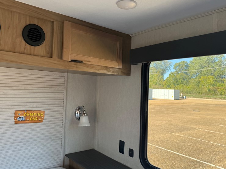 #6895-•-2024-forrest-river-timberwolf-mini-loft-camper-image-47