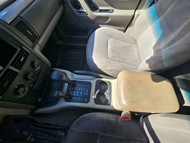 2002-jeep-grand-cherokee-image-36
