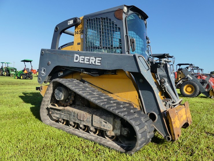 deere-333e-image-1