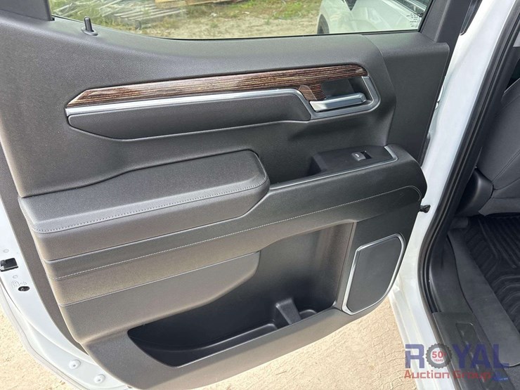 2023-gmc-sierra-1500-image-13